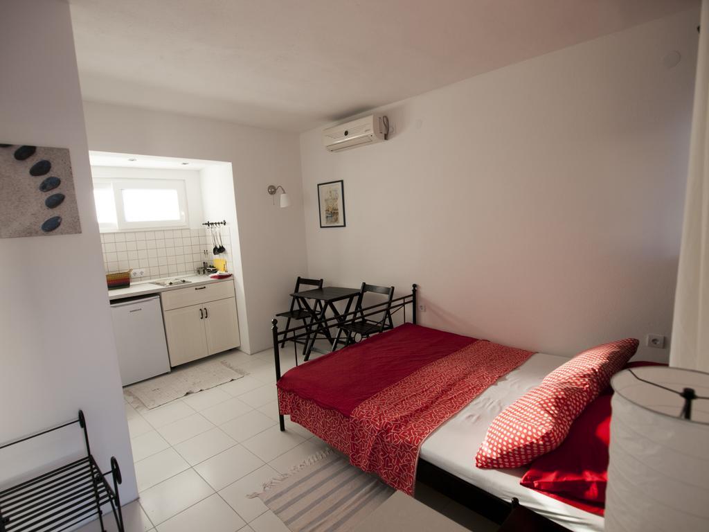 Apartments Barka Tučepi Zimmer foto