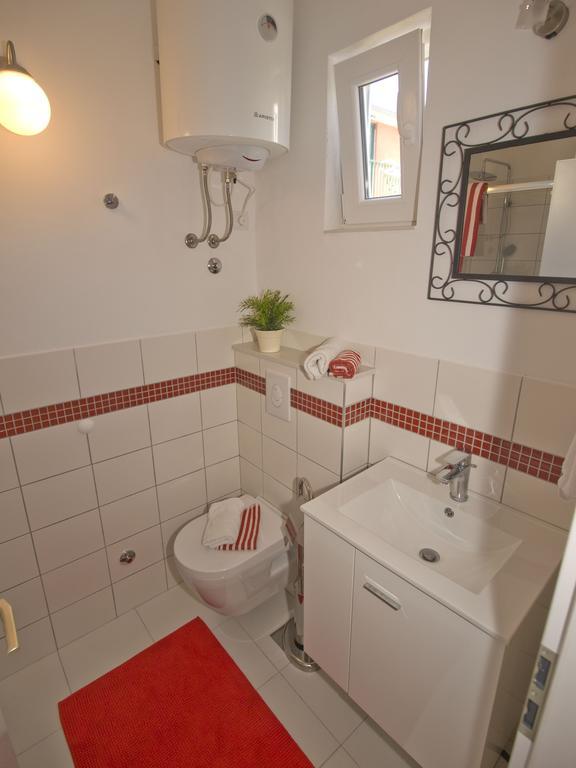 Apartments Barka Tučepi Zimmer foto